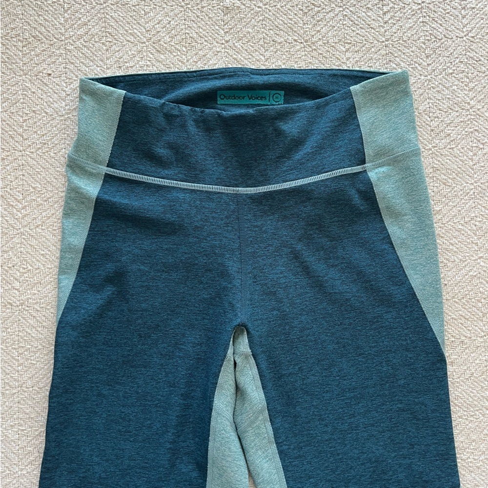 Outdoor Voices Teal Blue Color Blocked 7/8 Leggings Size Medium - Picture 3 of 5